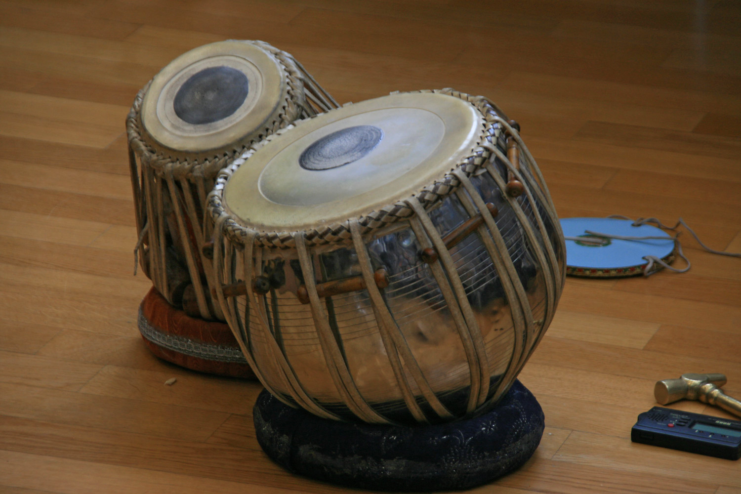 Strumonc che ven da dalunc, sona daimprò