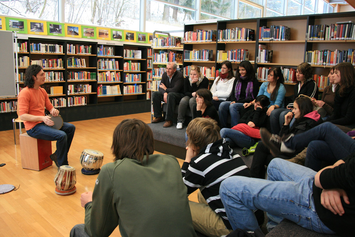 Strumonc che ven da dalunc, sona daimprò