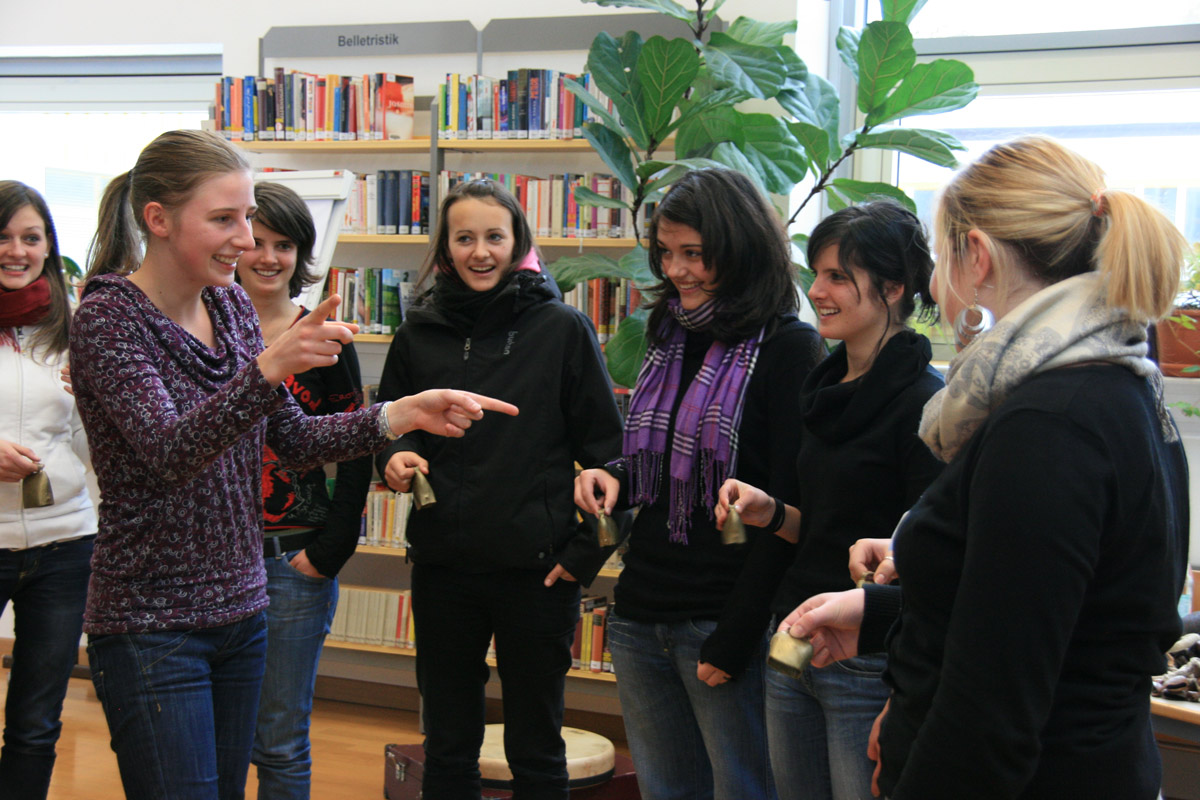 Strumonc che ven da dalunc, sona daimprò