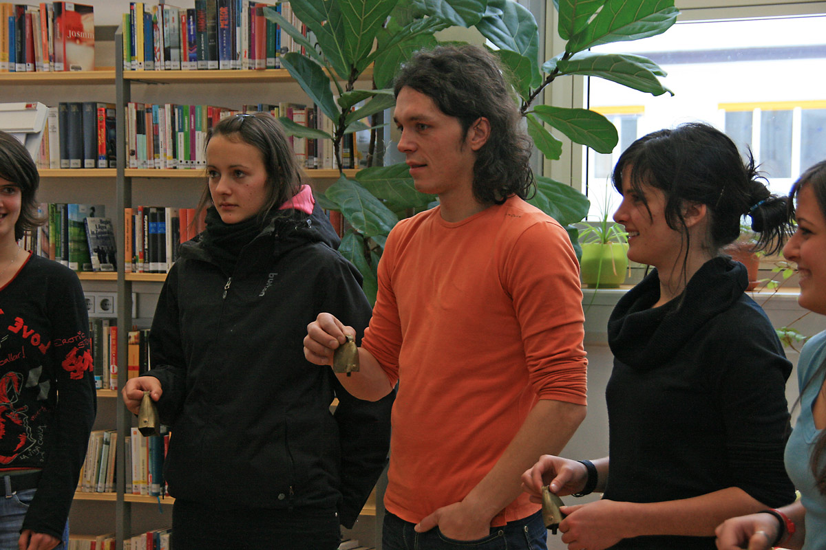 Strumonc che ven da dalunc, sona daimprò