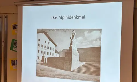 Alpinidenkmal in Bruneck