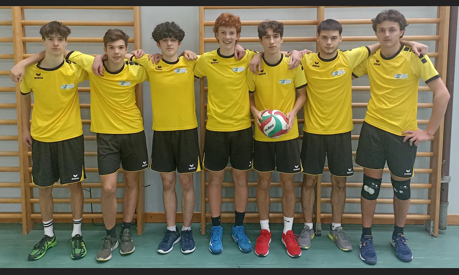 Gruppen der Buben Volleyballmannschaft
