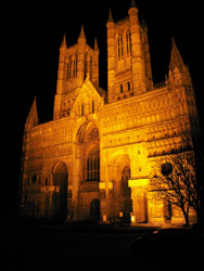 cathedral_by_night