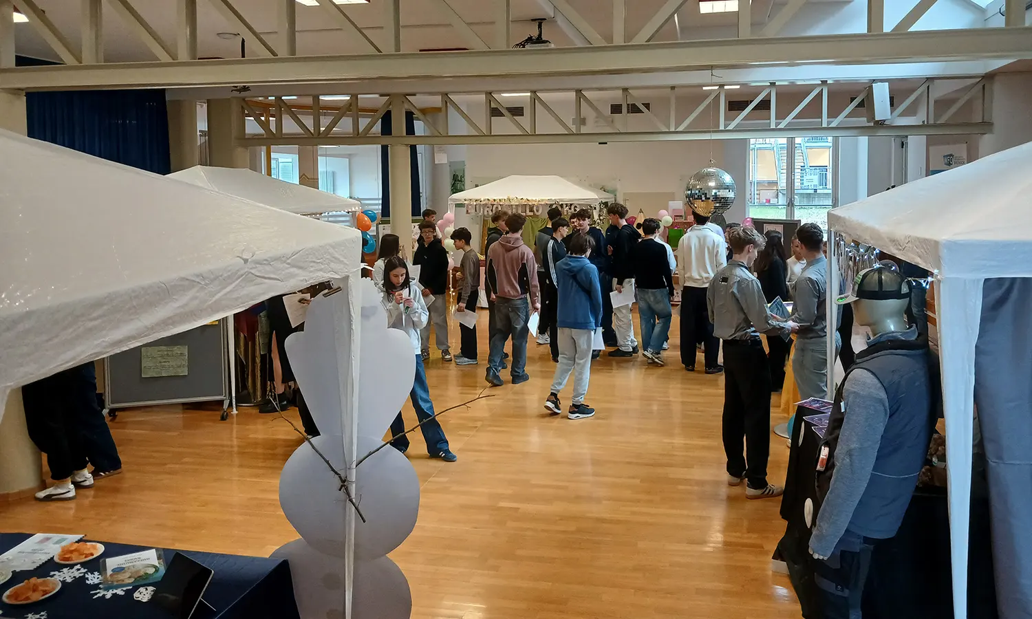 1. Übungsfirmen-Hausmesse an der WFO Bruneck